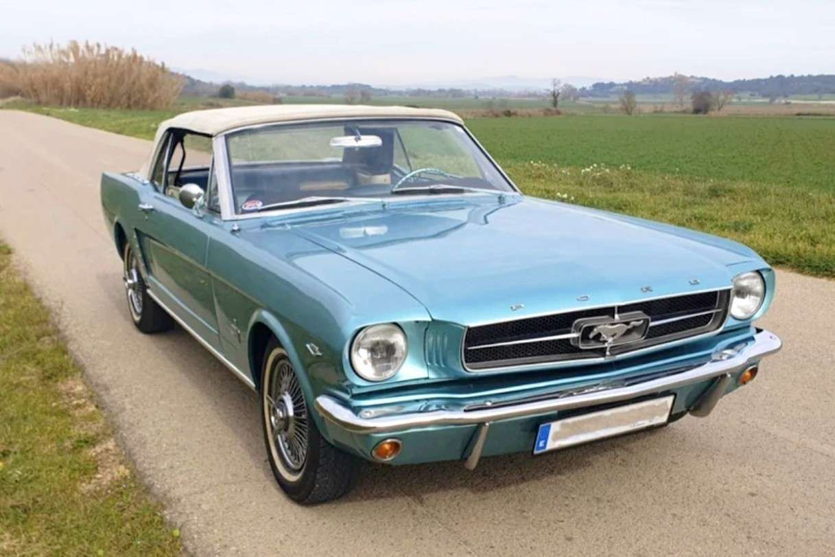 Ford Mustang Convertible - foto 1