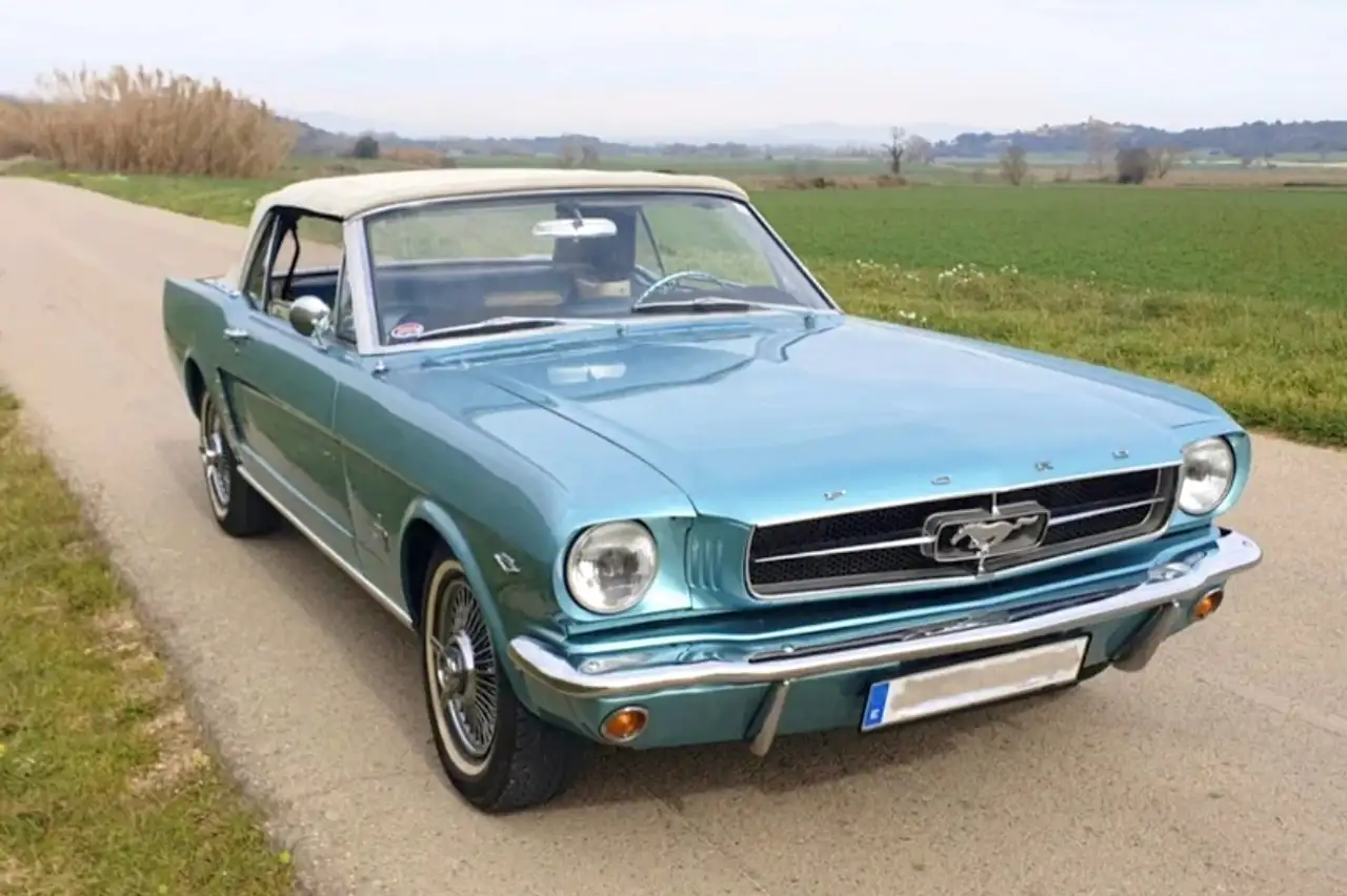 Ford Mustang Convertible, foto 1