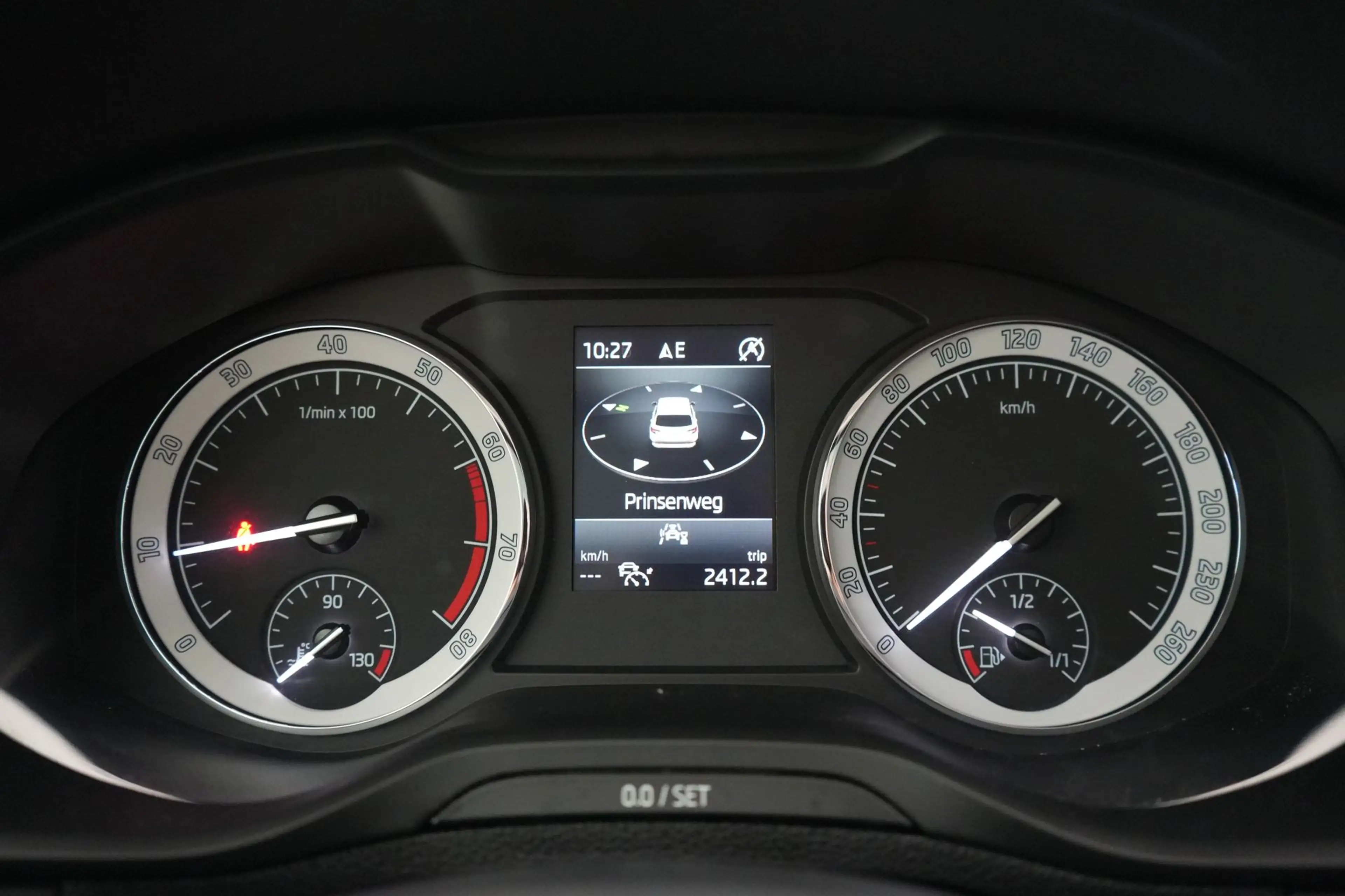 Skoda Karoq 1.5 TSI Ambition Corporate LED GPS PDC CAM Keyless — photo 14