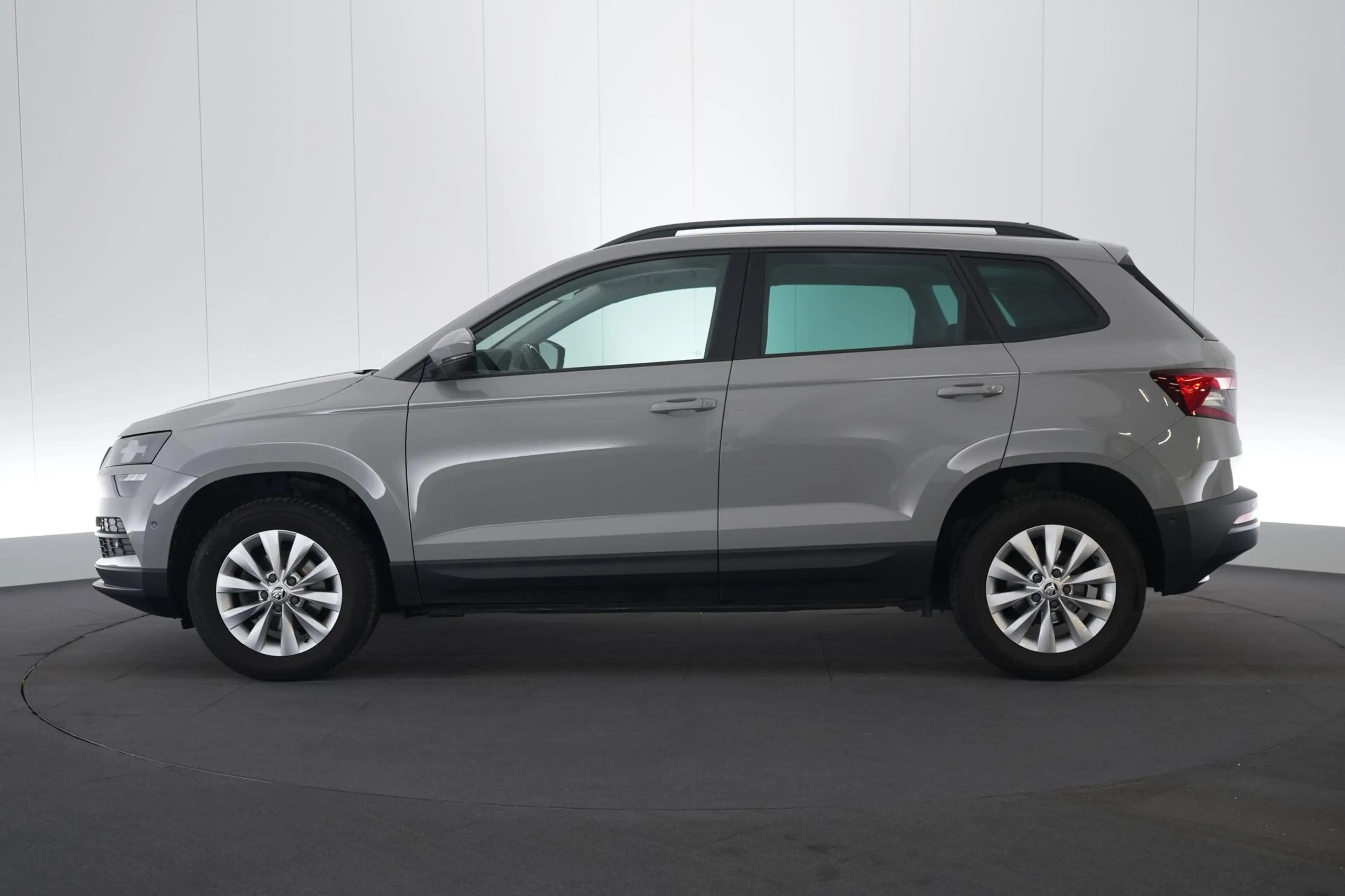 Skoda Karoq 1.5 TSI Ambition Corporate LED GPS PDC CAM Keyless — photo 11