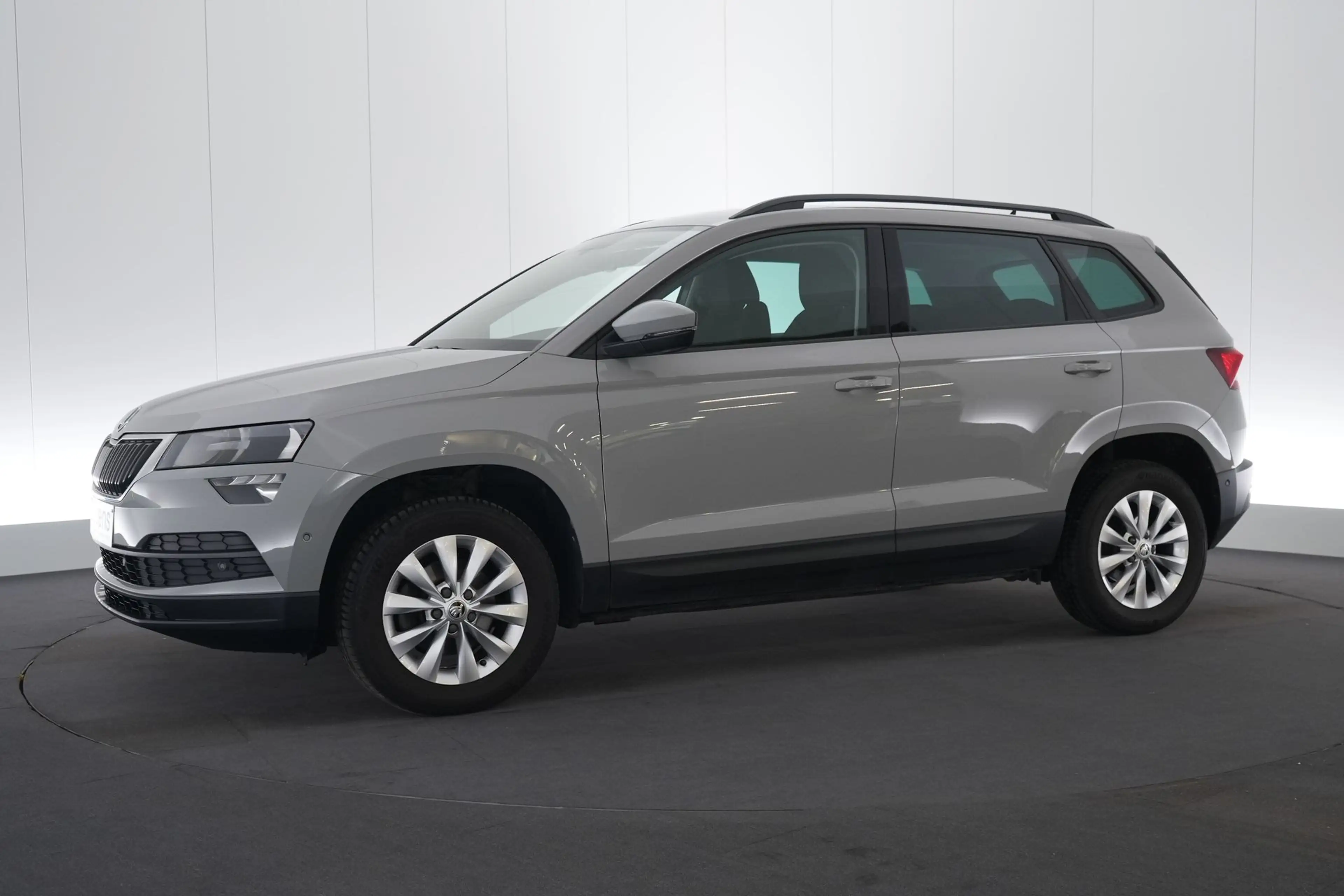 Skoda Karoq 1.5 TSI Ambition Corporate LED GPS PDC CAM Keyless — photo 12