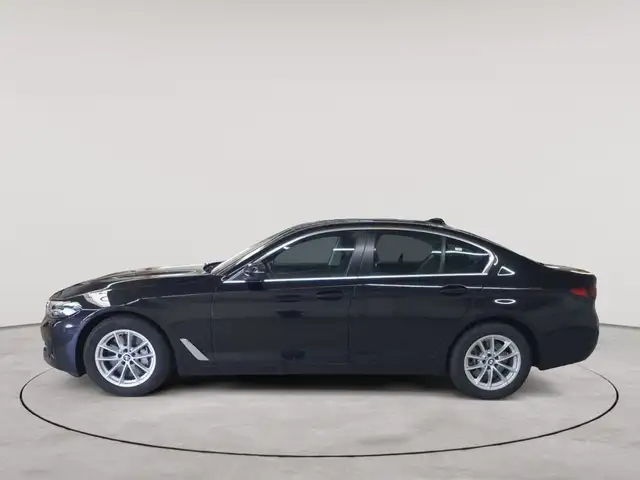 BMW 5 Series view 6