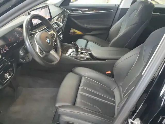BMW 5 Series view 7