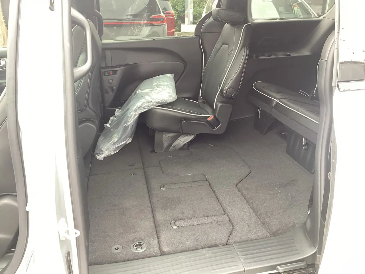 Chrysler Pacifica снимка Chrysler Pacifica