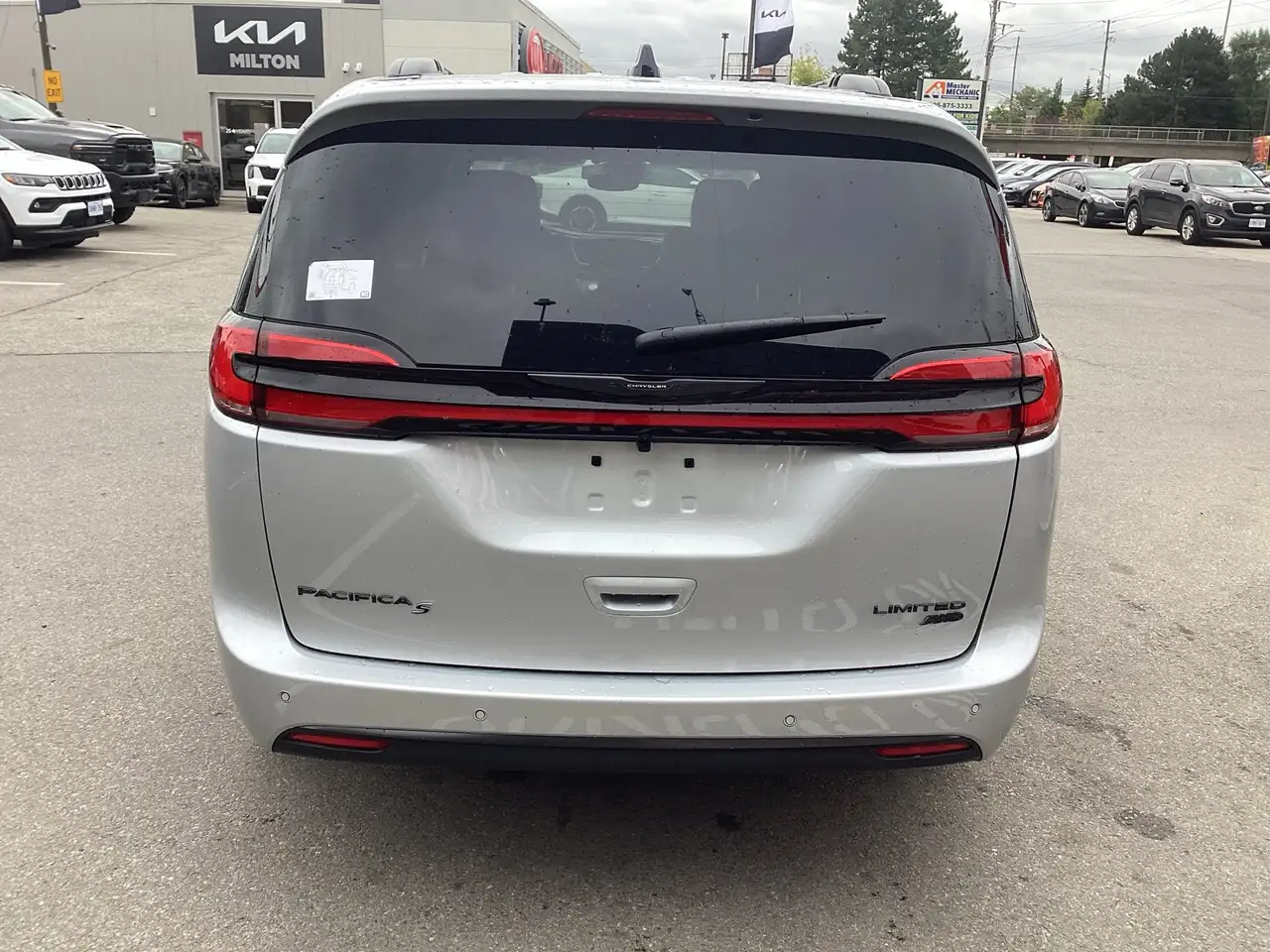 Chrysler Pacifica снимка Chrysler Pacifica