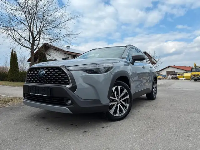 Toyota Corolla Cross 1.0 Hybrid/SHZ/Kamera/Navi/Pano