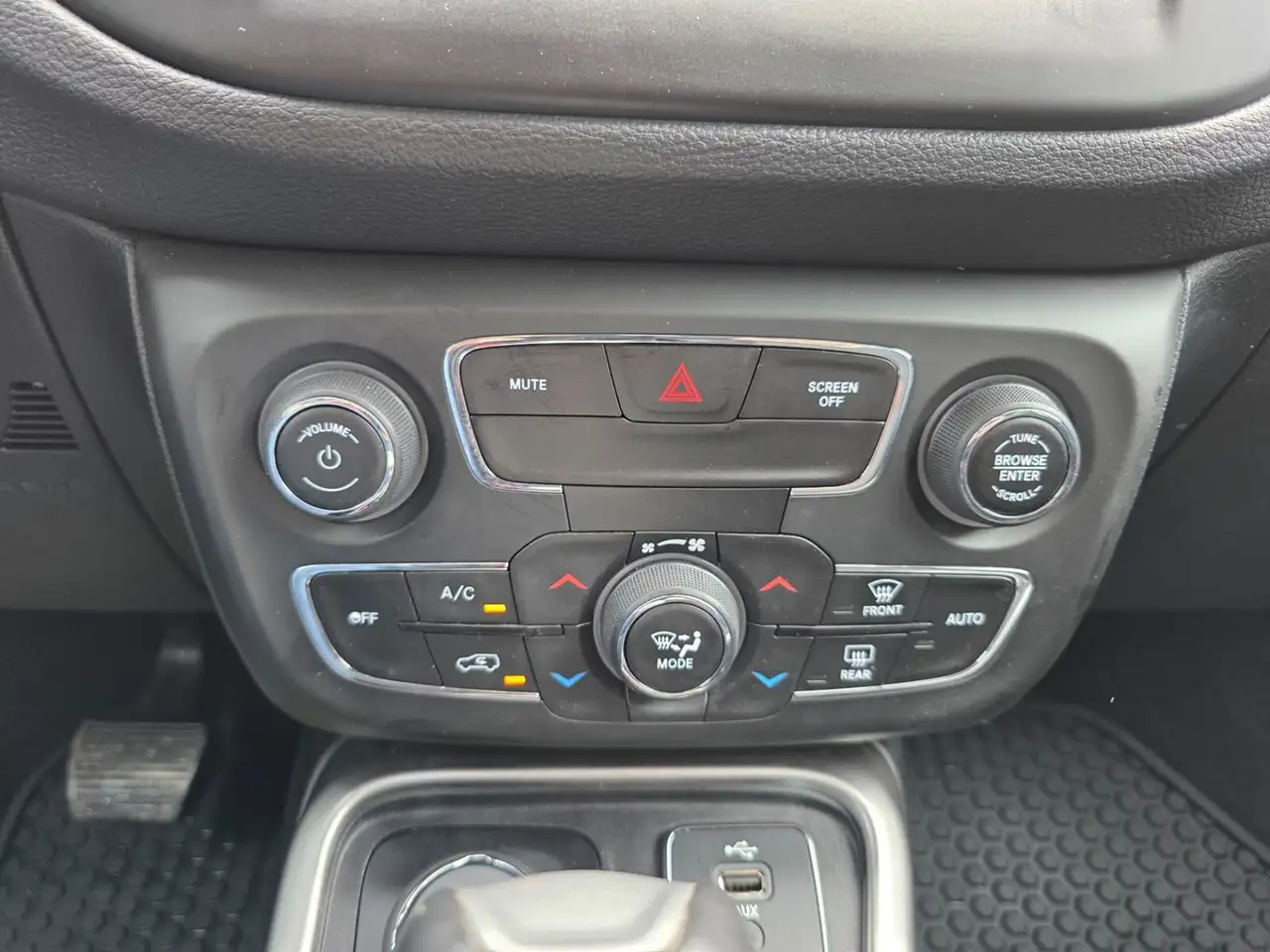 Jeep Compass снимка Jeep Compass