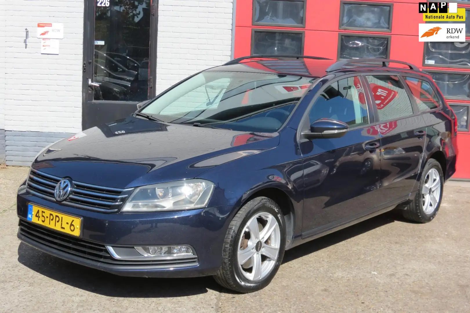 Volkswagen Passat Variant 1.4 TSI Trendline BlueMotion , AIRCO , TREKHAAK Blauw - 1