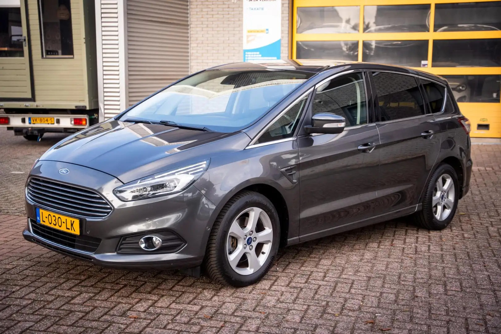 Ford S-Max 1.5 Titanium 7p. Grijs - 2