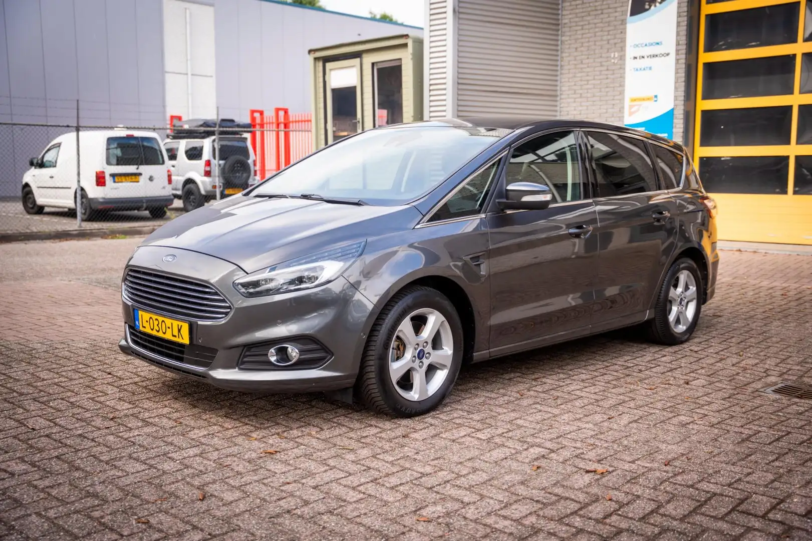 Ford S-Max 1.5 Titanium 7p. Grijs - 1