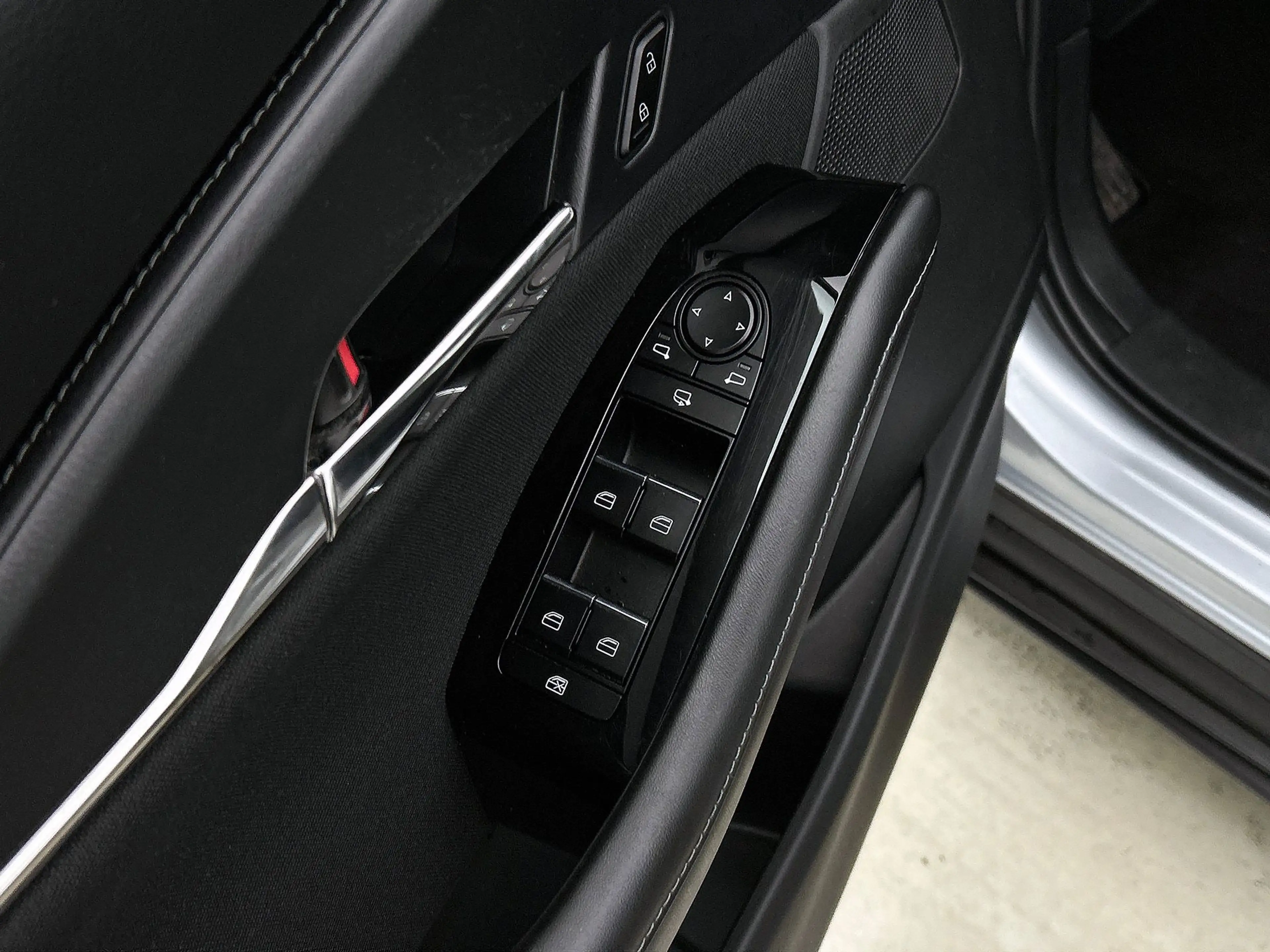 Mazda CX-30 2.0 e-SkyActiv-X M Hybrid Sportive | Camera | Stoe — photo 25