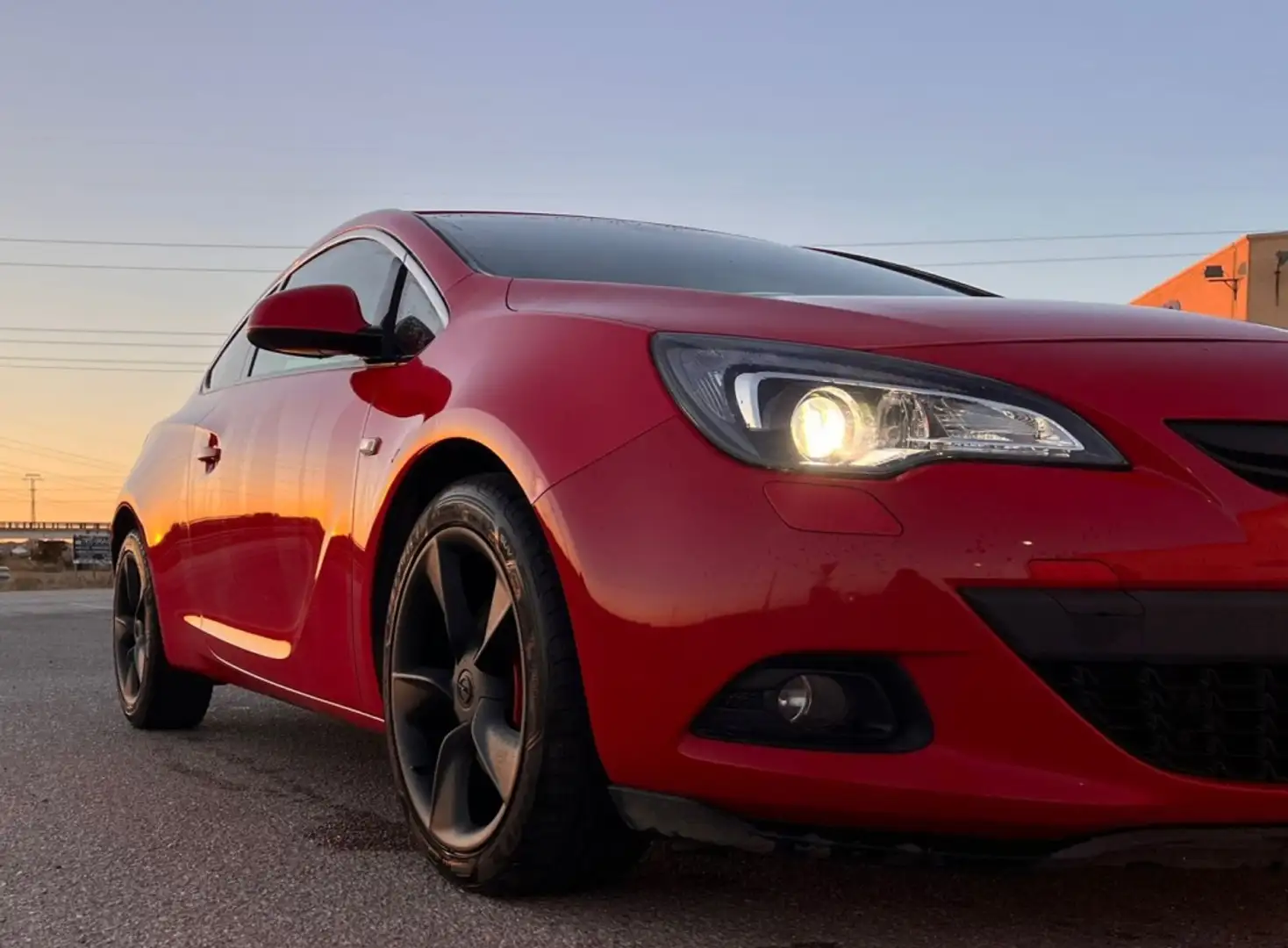 Opel Astra GTC 1.4 T S/S Sportive Rojo - 1