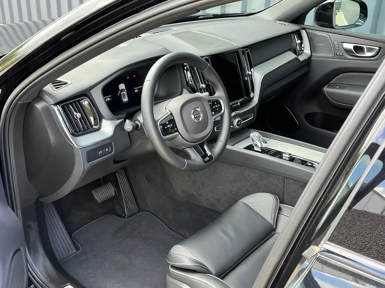Volvo XC60 T8 AWD Plus Dark PANO/360/MEMORY/HK/LUCHT, миниатюра 24