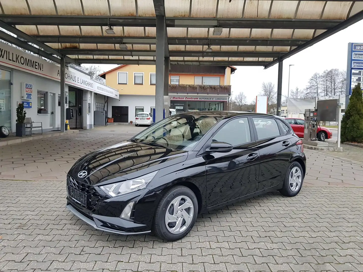 Hyundai i20 Comfort 1.0 T-GDI 101 PS NAVI Kamera 74 kW (101... Negro - 1