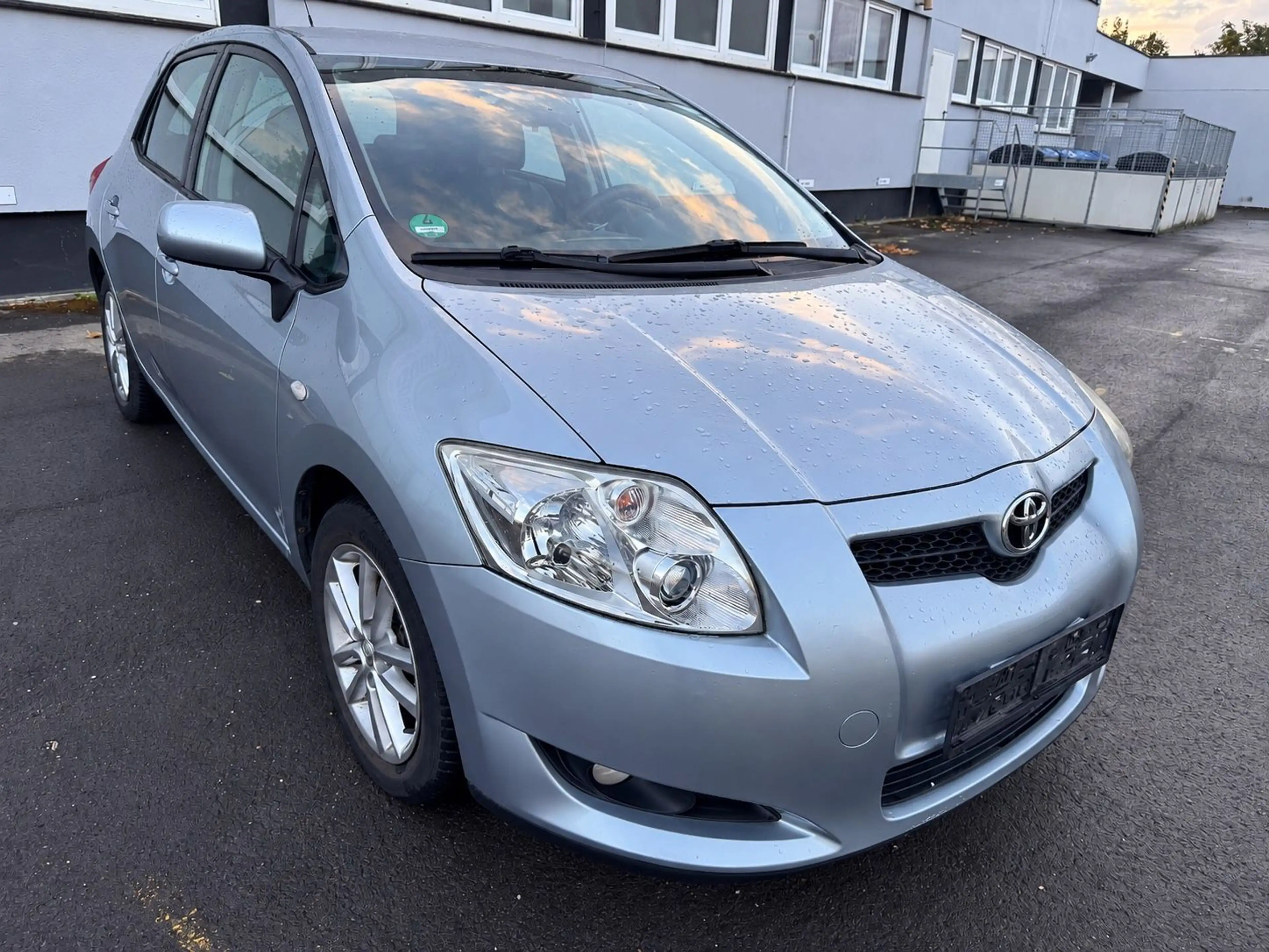 Toyota Auris Life — photo 2