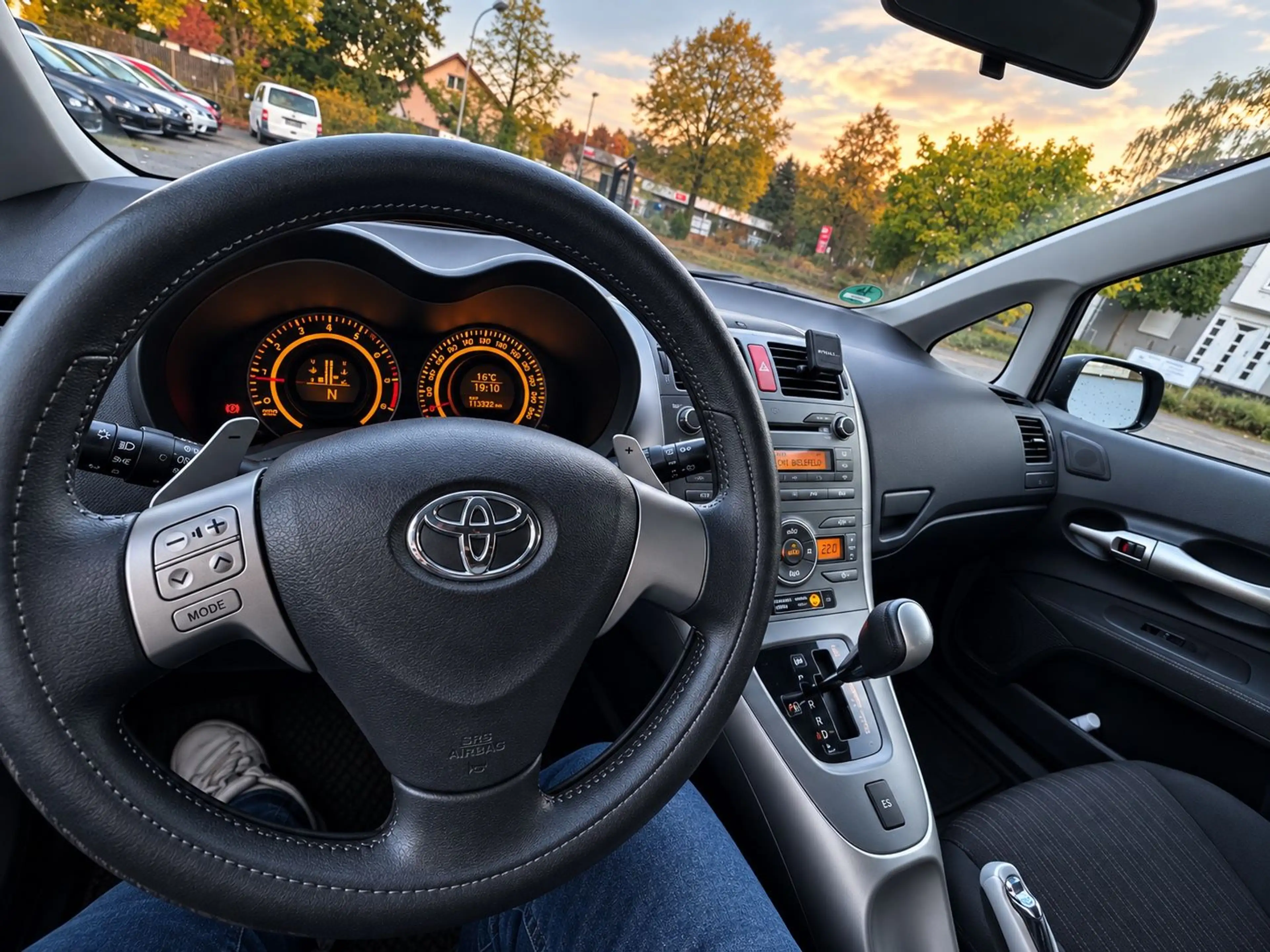 Toyota Auris Life — photo 10