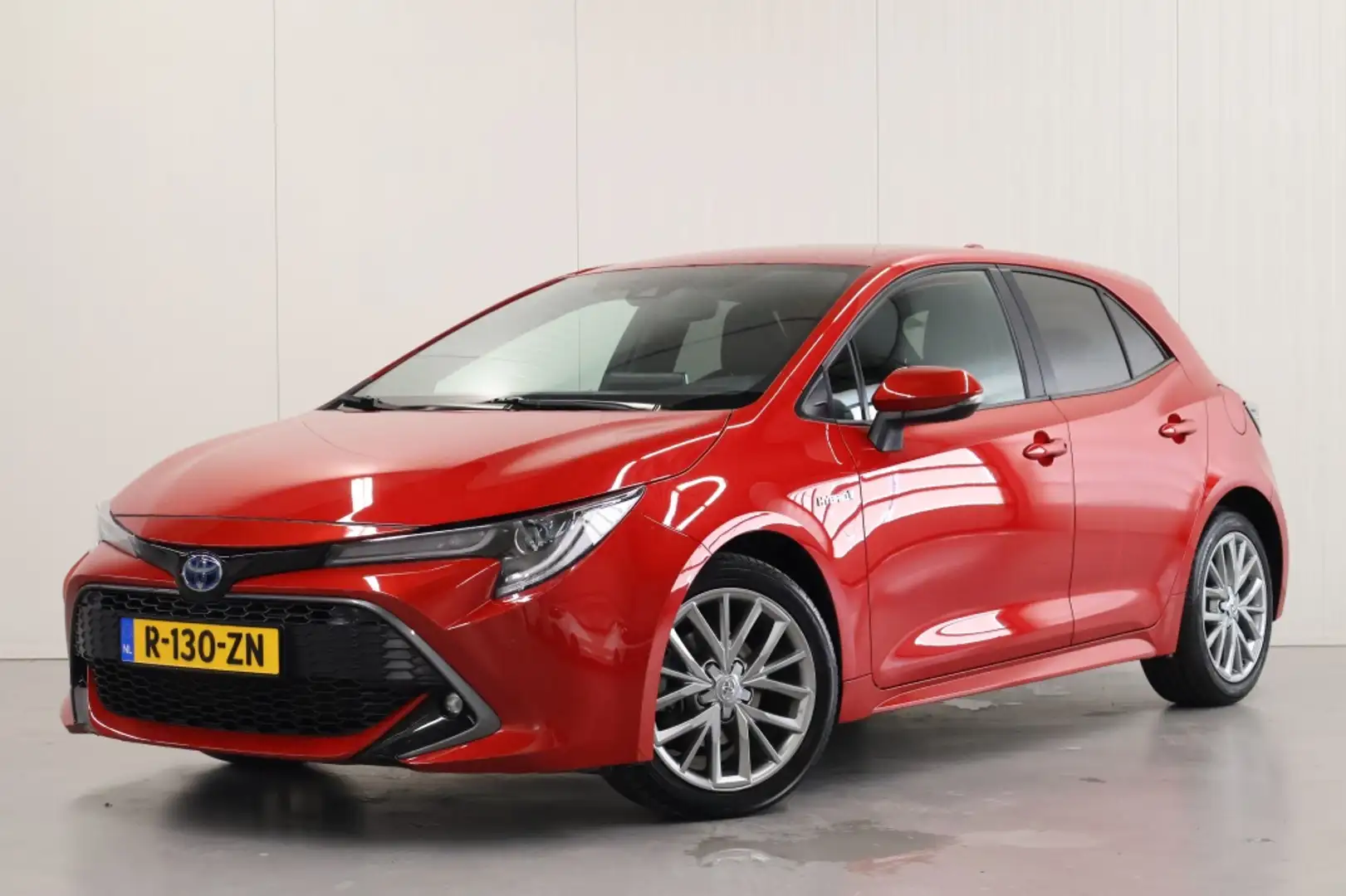 Toyota Corolla 1.8 Hybrid Style Edition Rood - 2