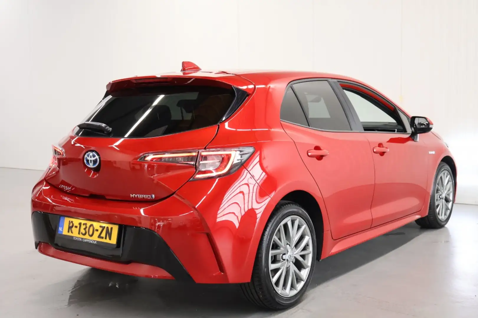 Toyota Corolla 1.8 Hybrid Style Edition Rot - 2
