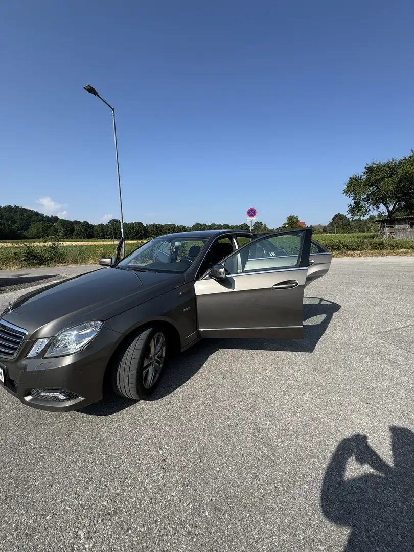 Mercedes-Benz E 220 Avantgarde BlueEfficiency CDI Aut. - 2