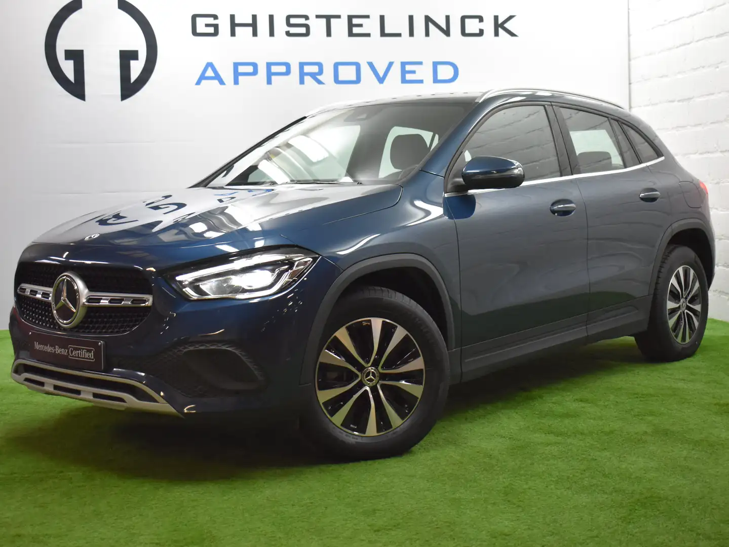 Mercedes-Benz GLA 180 d Off-Roader|Mbux|Camera|ActiveLane|Bi-Zone Airco Bleu - 1