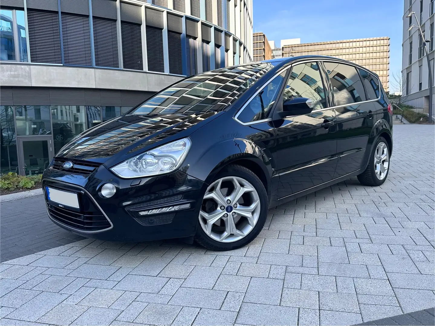 Ford S-Max S-Max 2.0 TDCi DPF Aut. Titanium Schwarz - 2