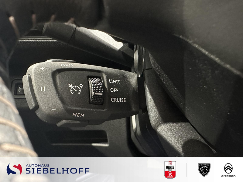 Peugeot 5008 Allure Pack Hybrid 136 e-DSC6 — photo 13