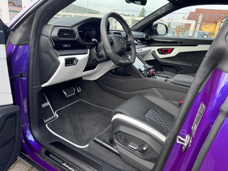 Lamborghini Urus S"Viola Mithras-Nero Ade -Rent possible — photo 10