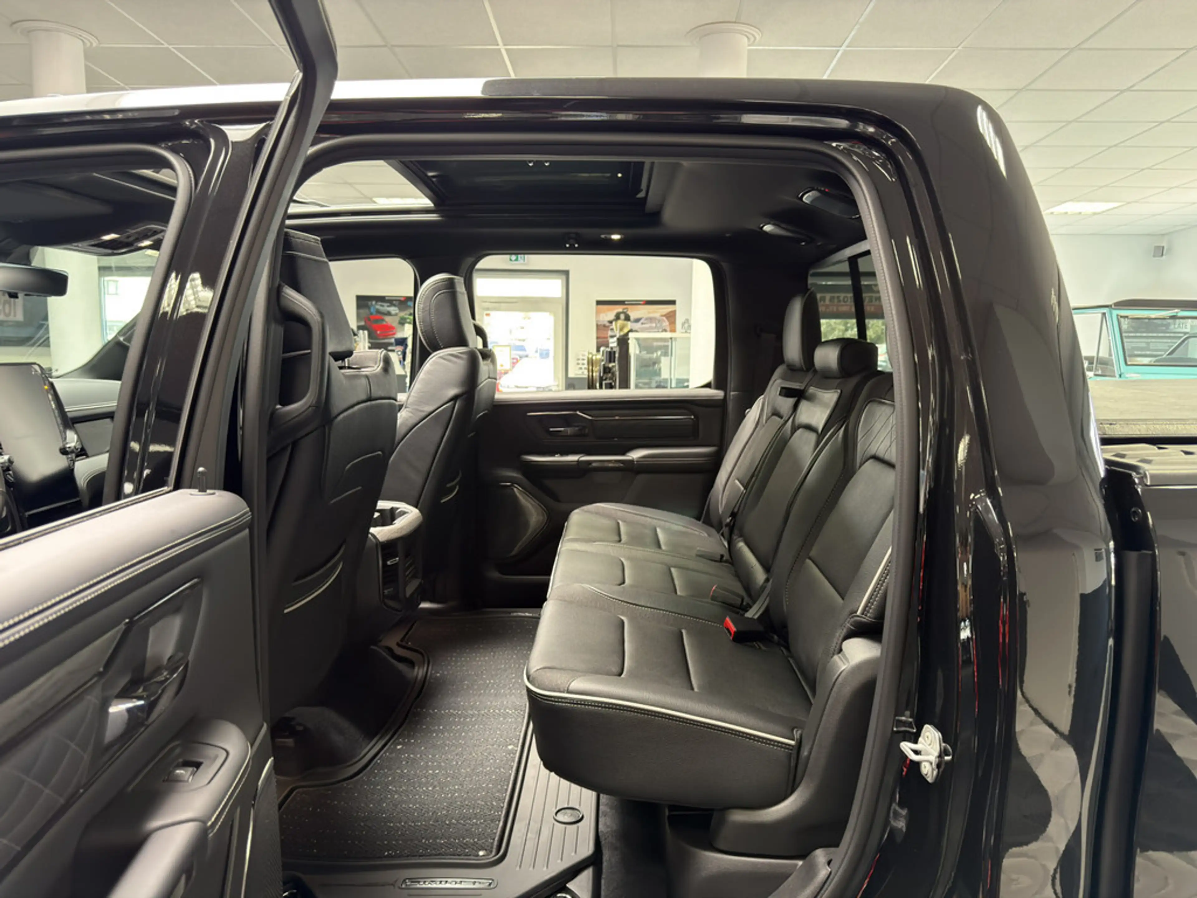Dodge RAM 1500 Limited Night 5.7L V8, MY26 SOFORT — photo 15