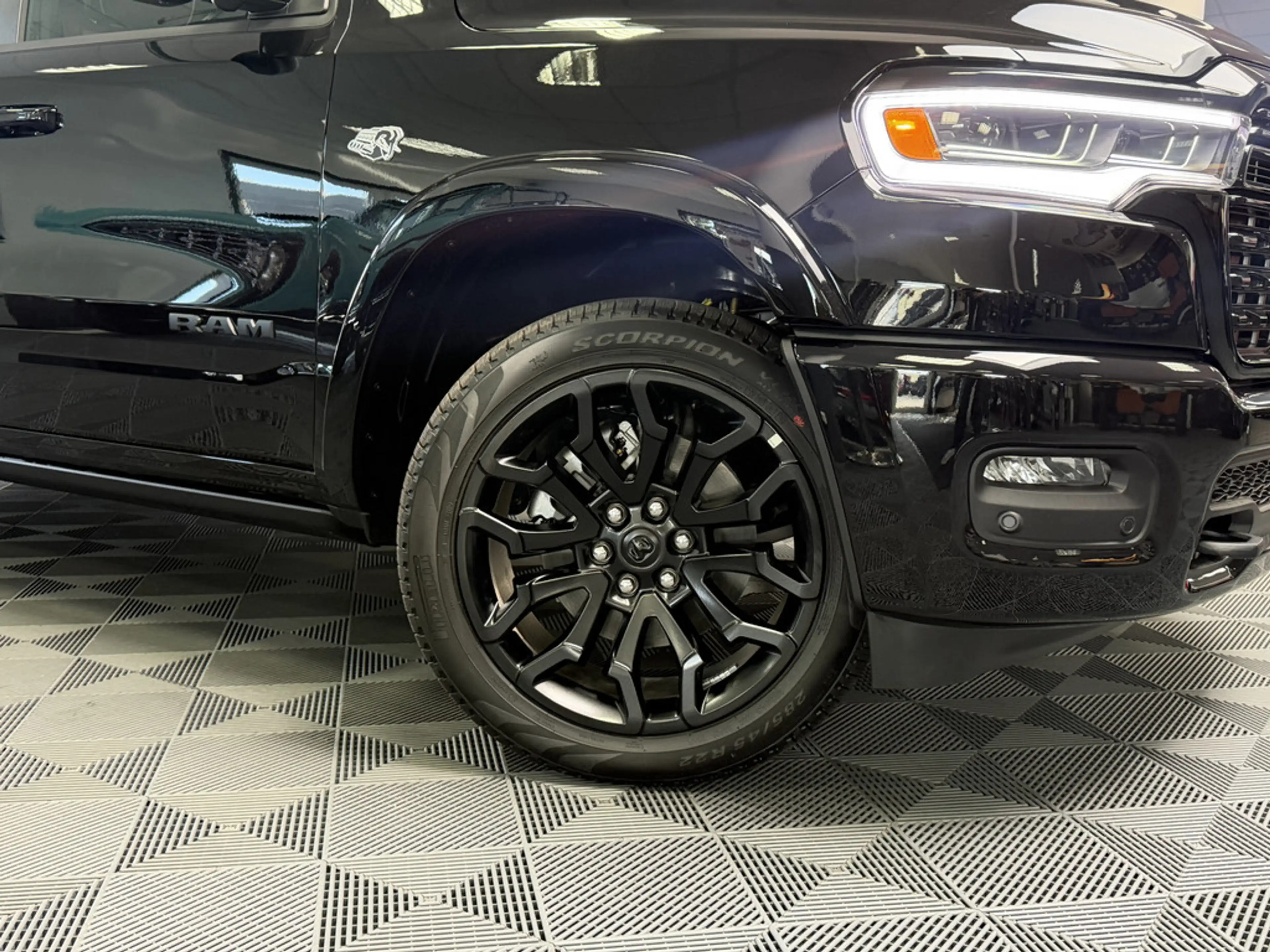 Dodge RAM 1500 Limited Night 5.7L V8, MY26 SOFORT — photo 3
