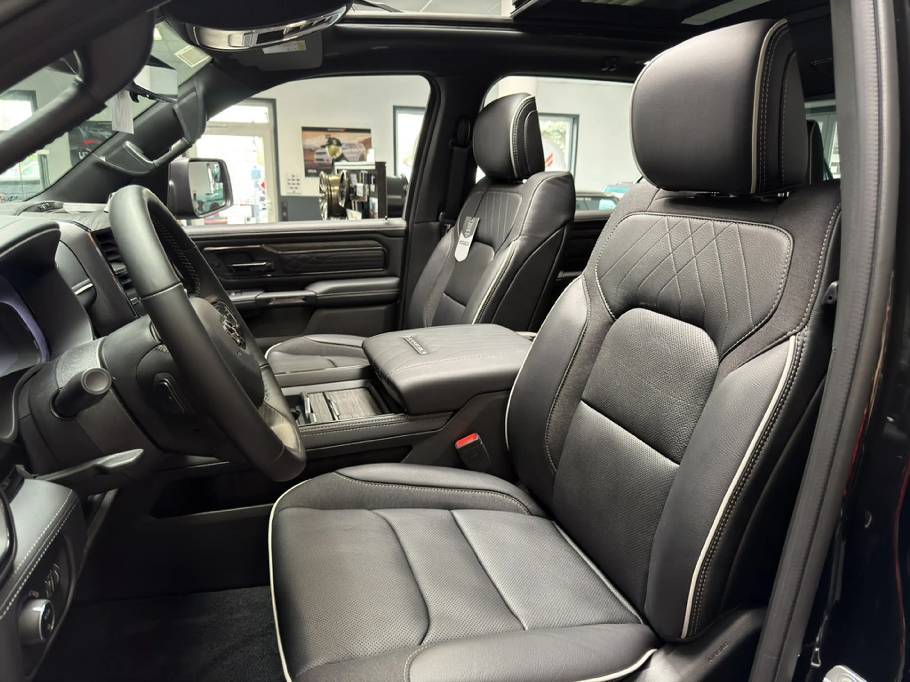 Dodge RAM 1500 Limited Night 5.7L V8, MY26 SOFORT — photo 14