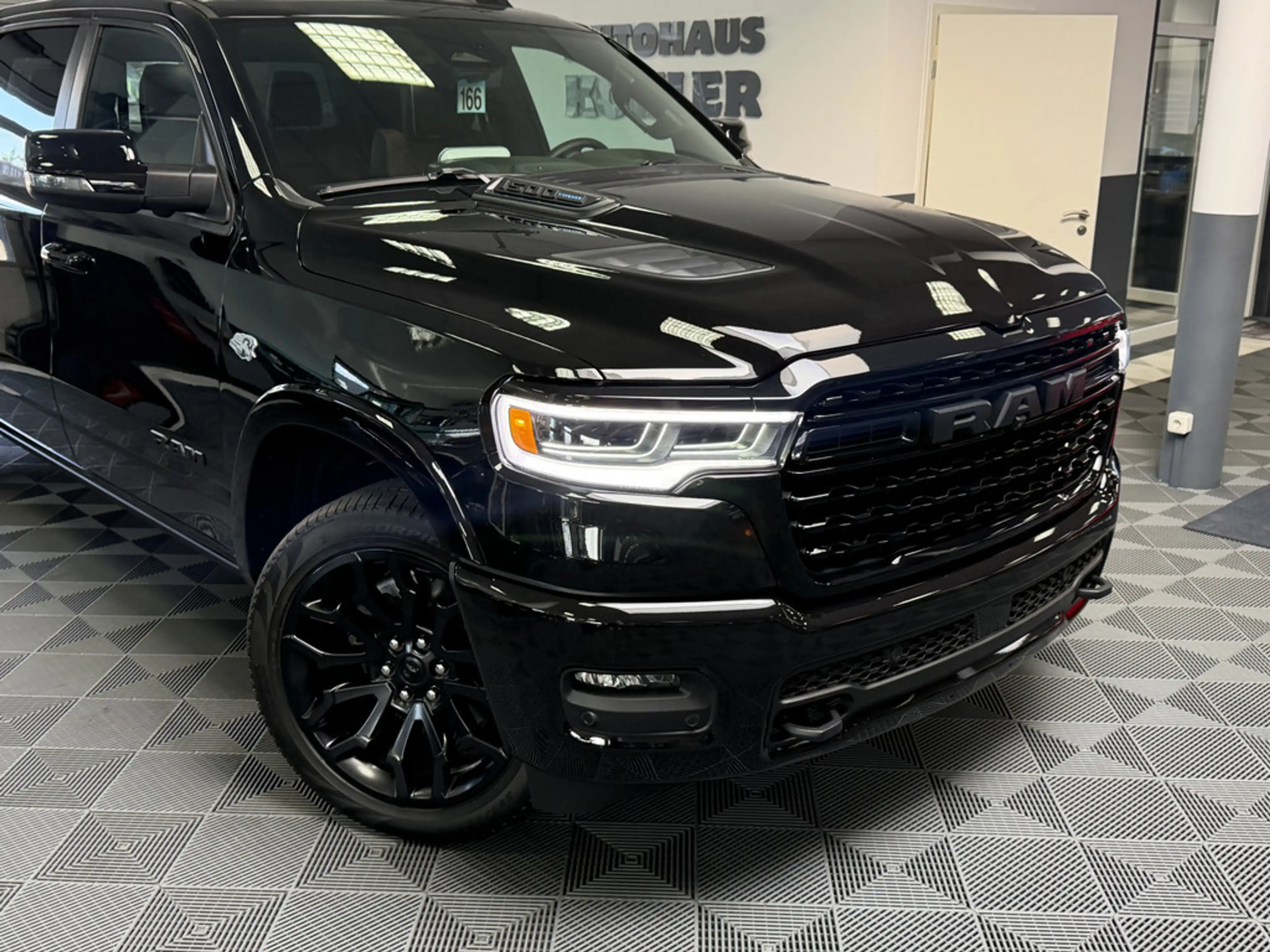 Dodge RAM 1500 Limited Night 5.7L V8, MY26 SOFORT — photo 2