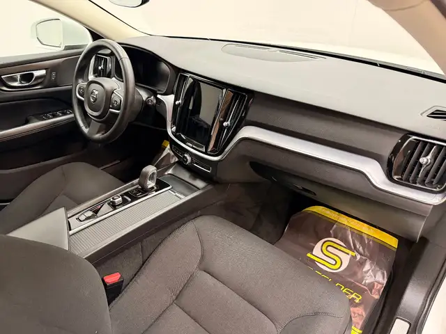Volvo V60 view 11