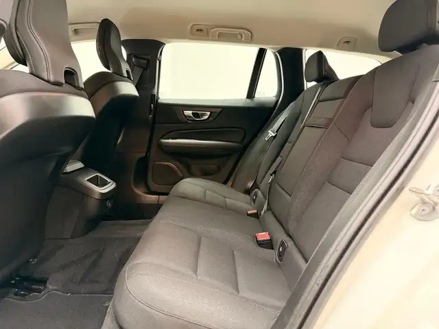 Volvo V60 view 14