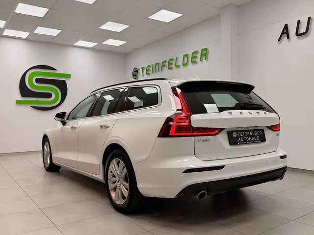 Volvo V60 view 5