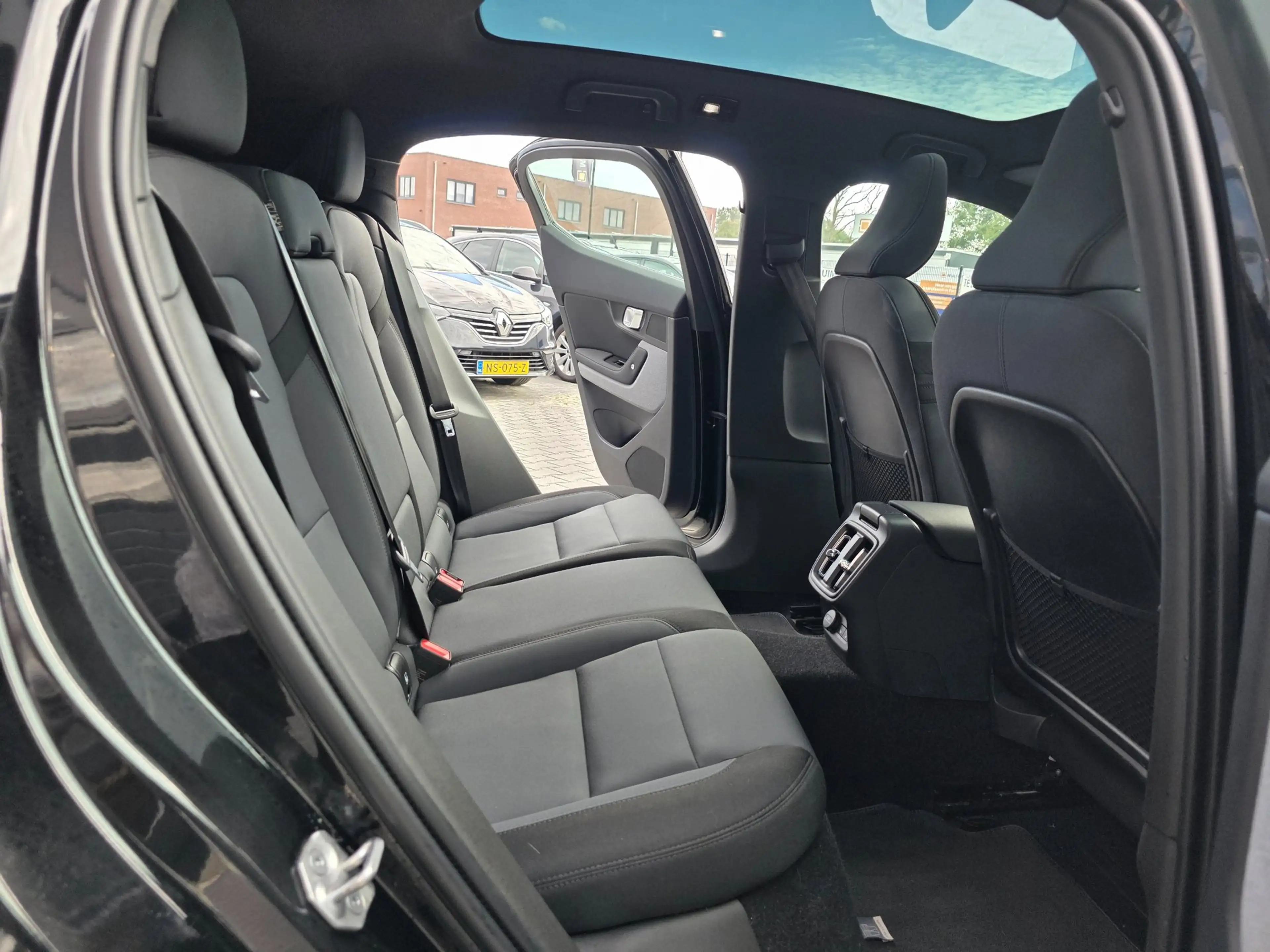 Polestar 2 Long Range Single Motor 78 kWh | 92% SOH | PANO | — photo 11