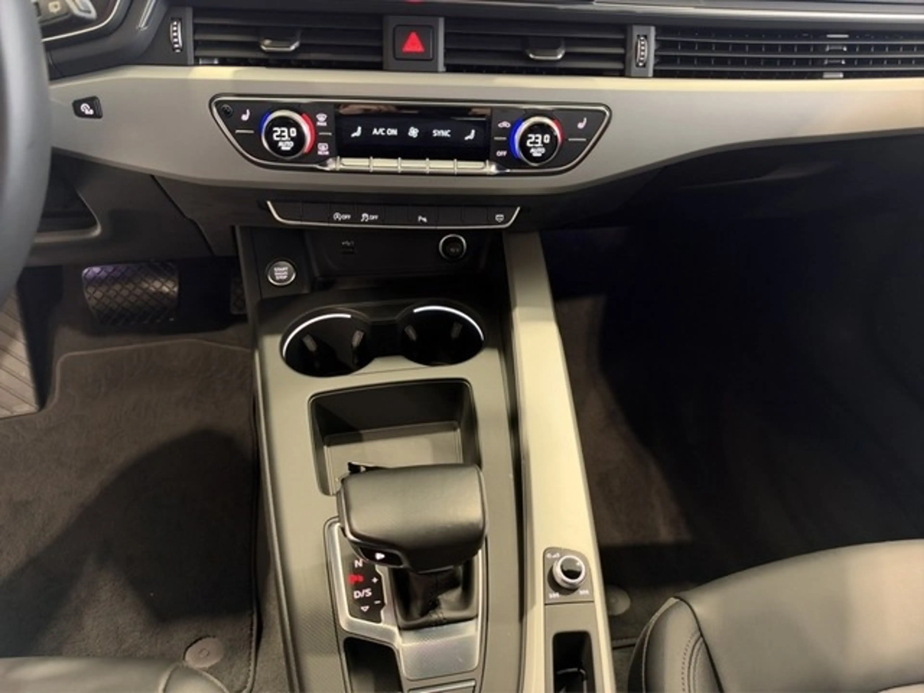 Audi A4 Avant 35 TFSI DSG 150PS *ADVANCED*LEDER*MEMORY*NAV — photo 12