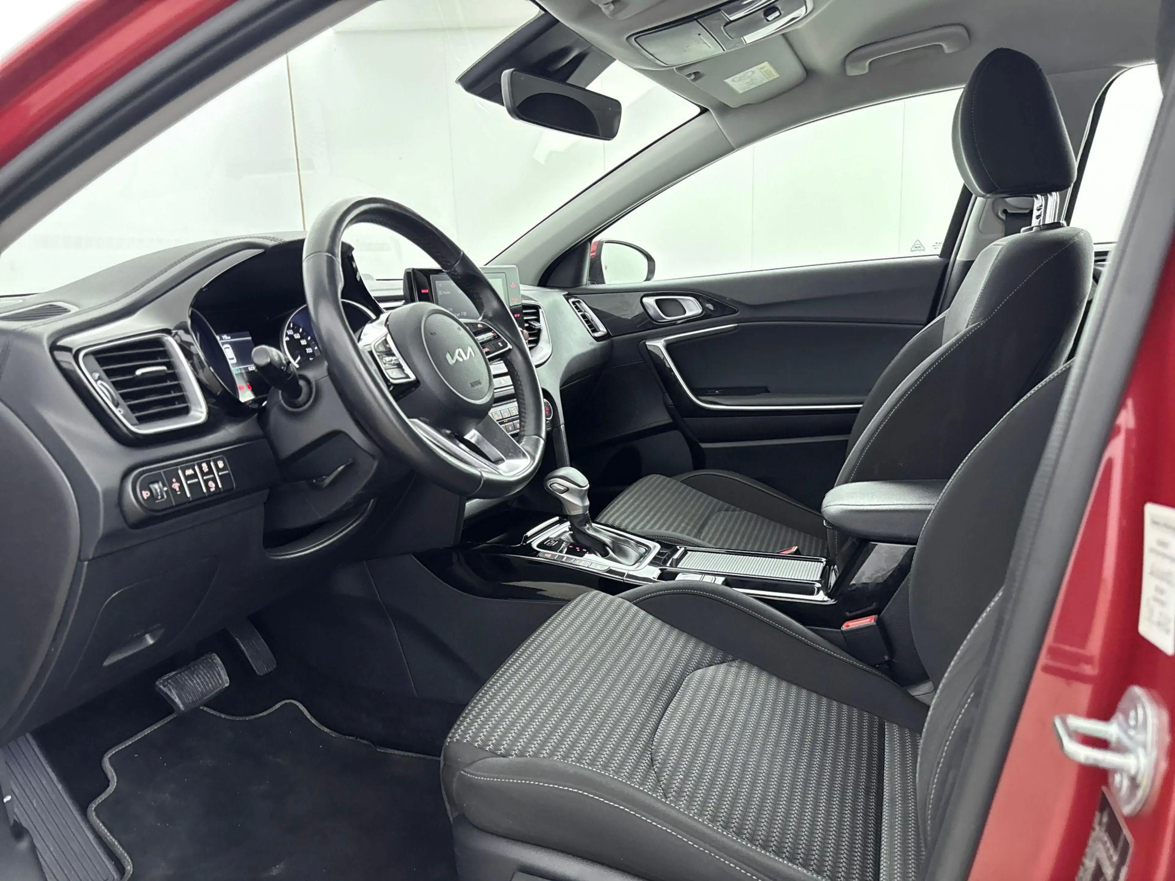 Kia Ceed SW / cee'd SW Sportswagon 1.6 GDI PHEV DYNAMICPLUSLINE | SUMMERD — photo 9