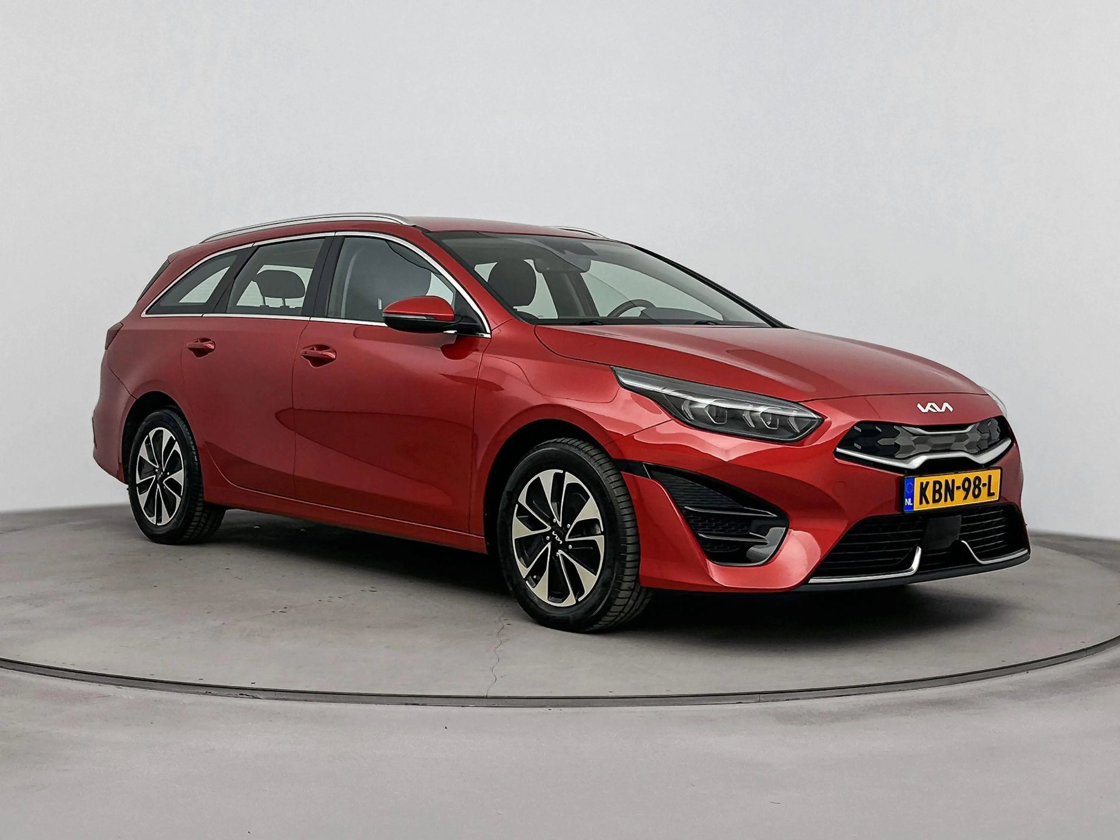 Kia Ceed SW / cee'd SW Sportswagon 1.6 GDI PHEV DYNAMICPLUSLINE | SUMMERD — photo 6