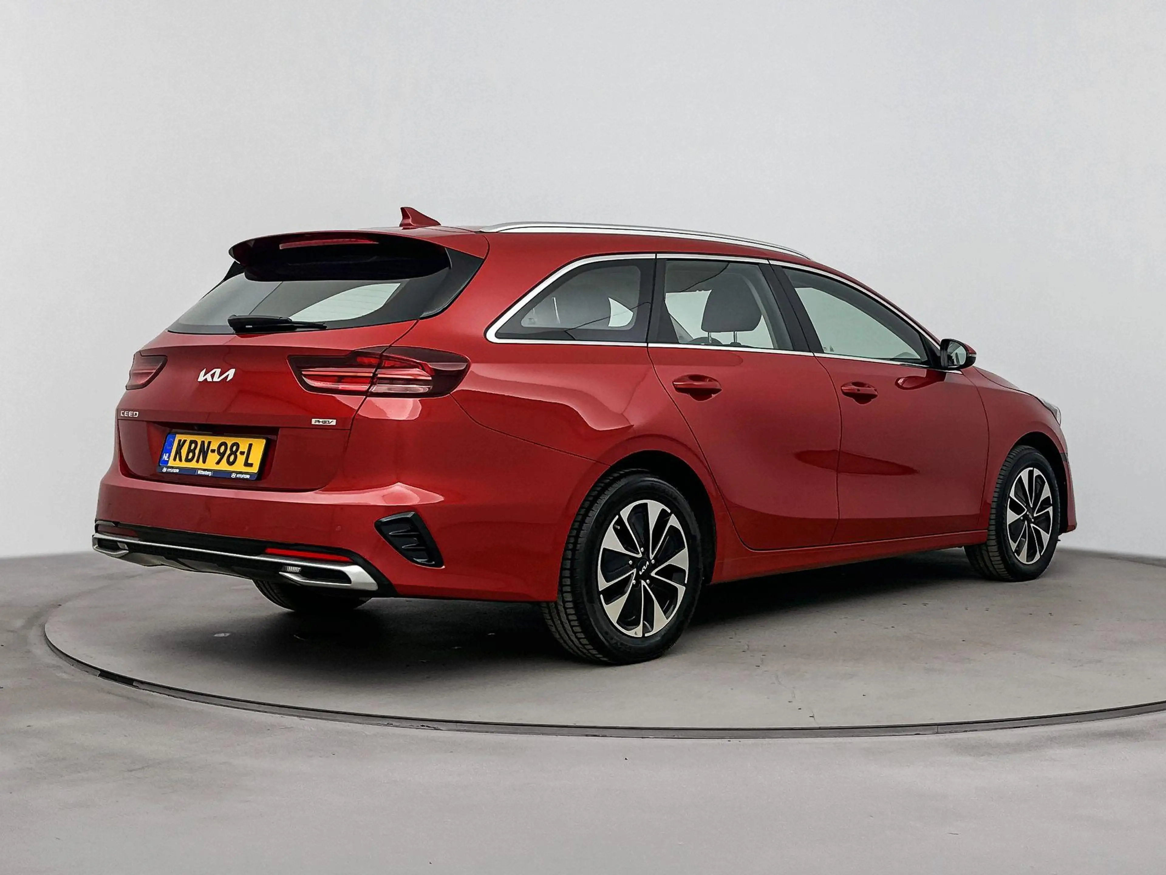 Kia Ceed SW / cee'd SW Sportswagon 1.6 GDI PHEV DYNAMICPLUSLINE | SUMMERD — photo 2