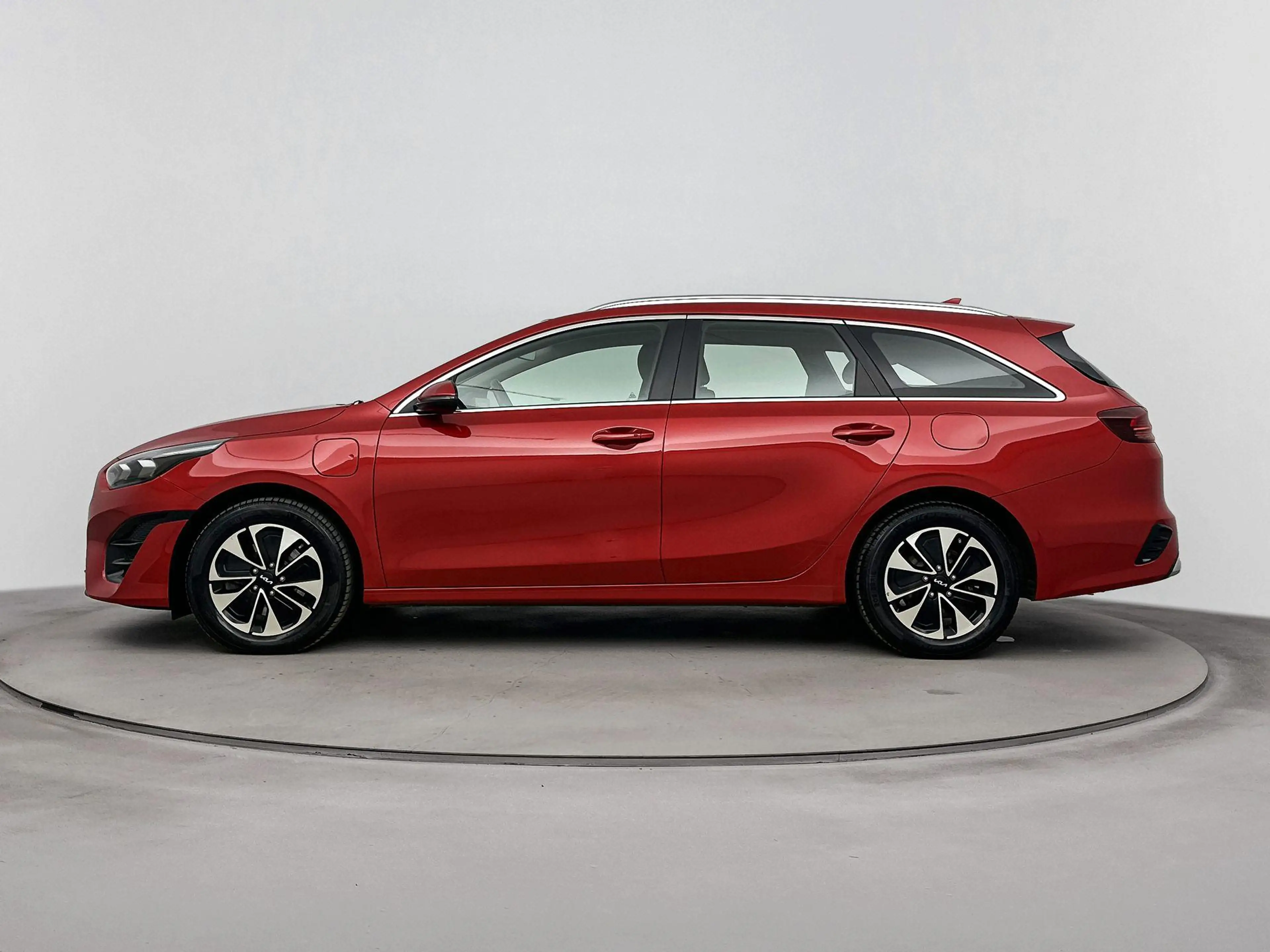 Kia Ceed SW / cee'd SW Sportswagon 1.6 GDI PHEV DYNAMICPLUSLINE | SUMMERD — photo 3