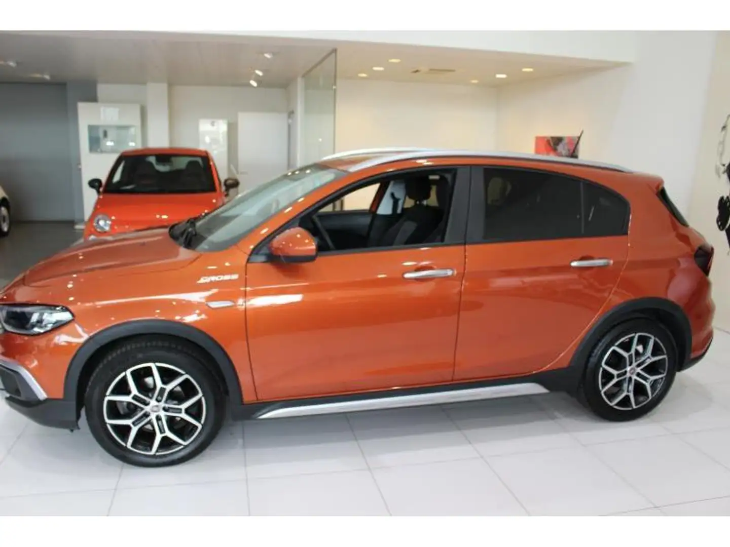 Fiat Tipo HB Cross Orange - 2