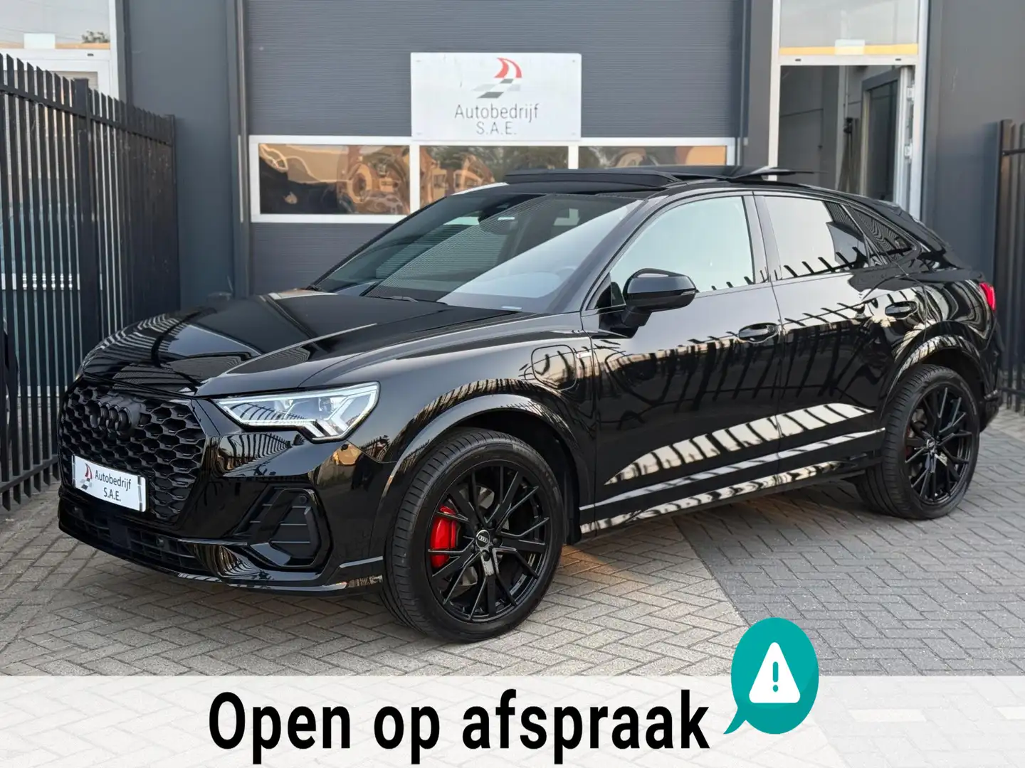 Audi Q3 Sportback 45 TFSI e 3x S-Line MATRIX PANO 360 SONO Zwart - 1