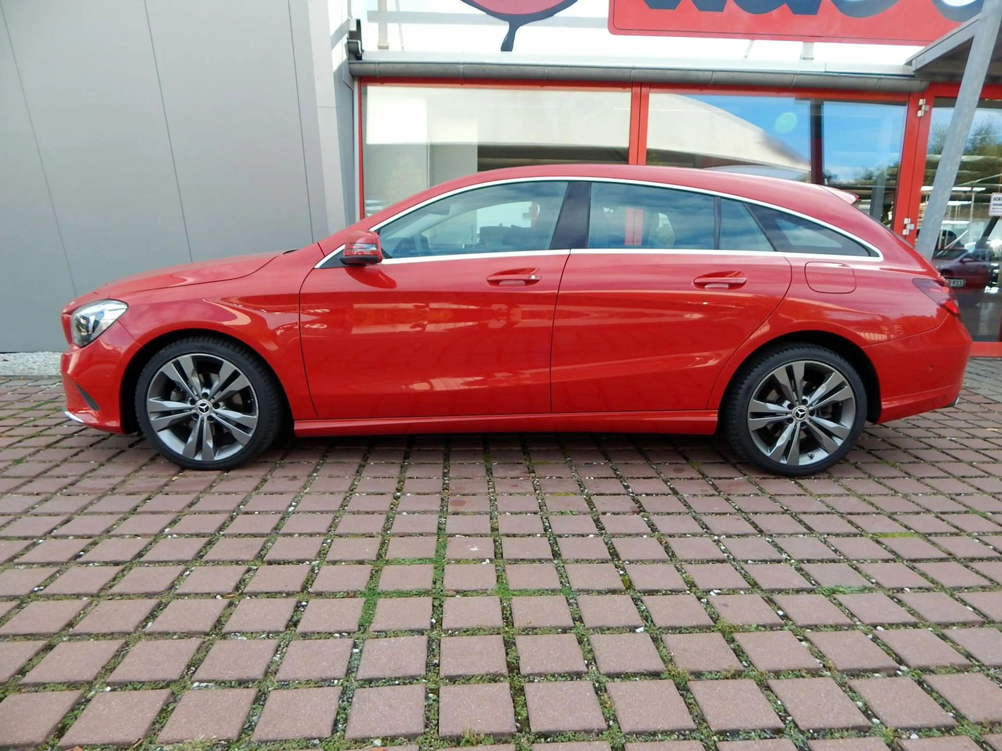 Mercedes-Benz CLA 220 4Matic Urban — photo 15