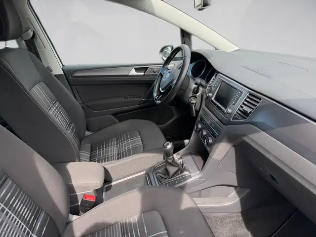 Volkswagen Golf view 15