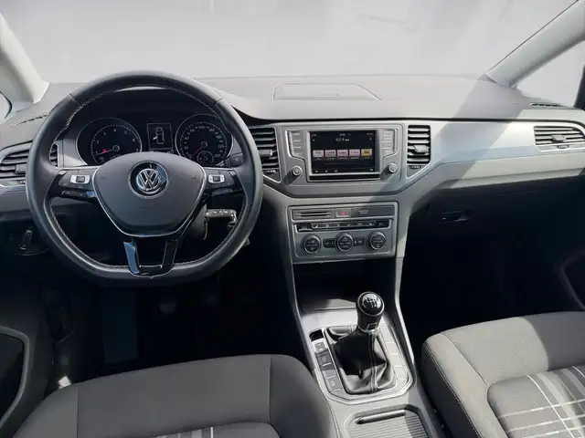 Volkswagen Golf view 12