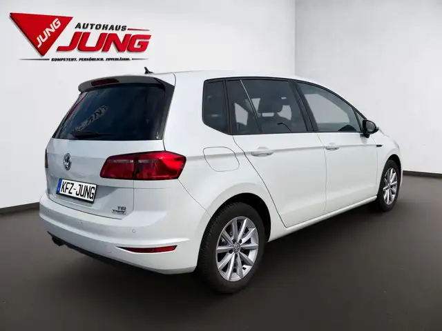 Volkswagen Golf view 6