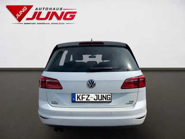 Volkswagen Golf view 5