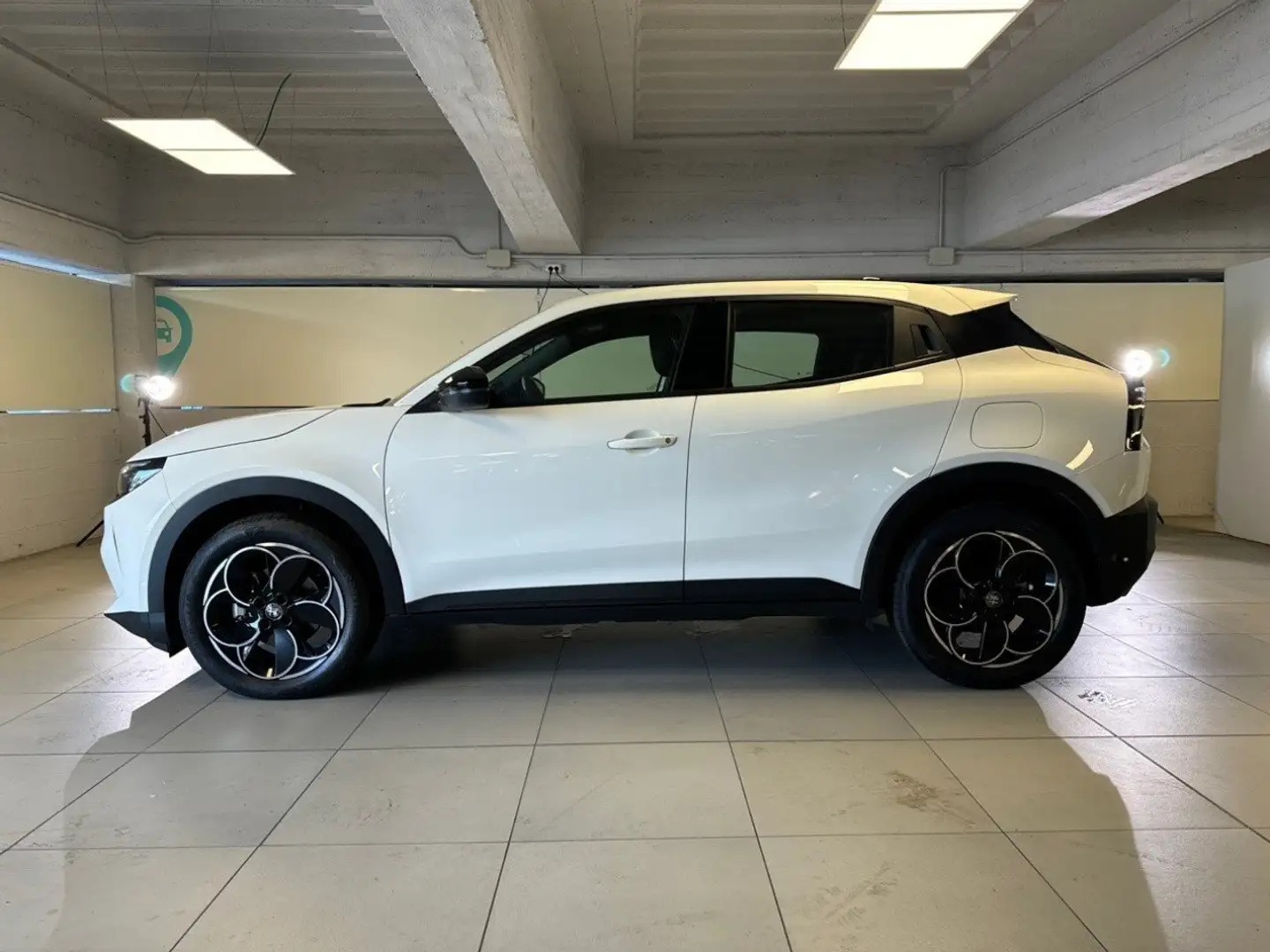Alfa Romeo Junior BEV 156CV/115kW elettrica Bianco - 2