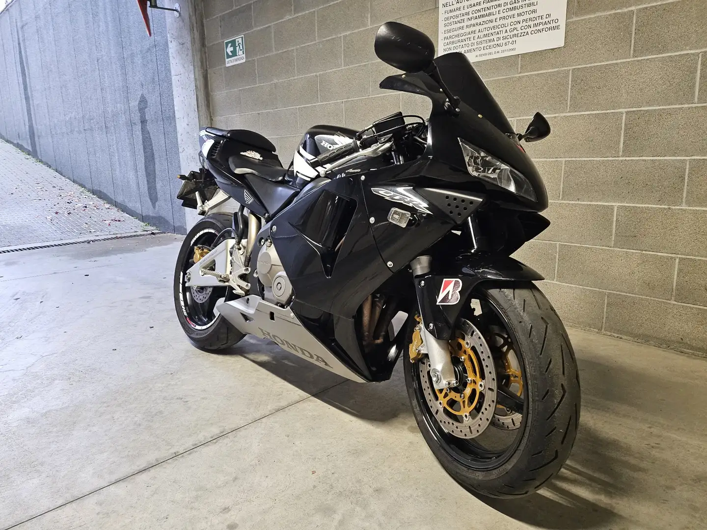 Honda CBR 600 RR Noir - 1
