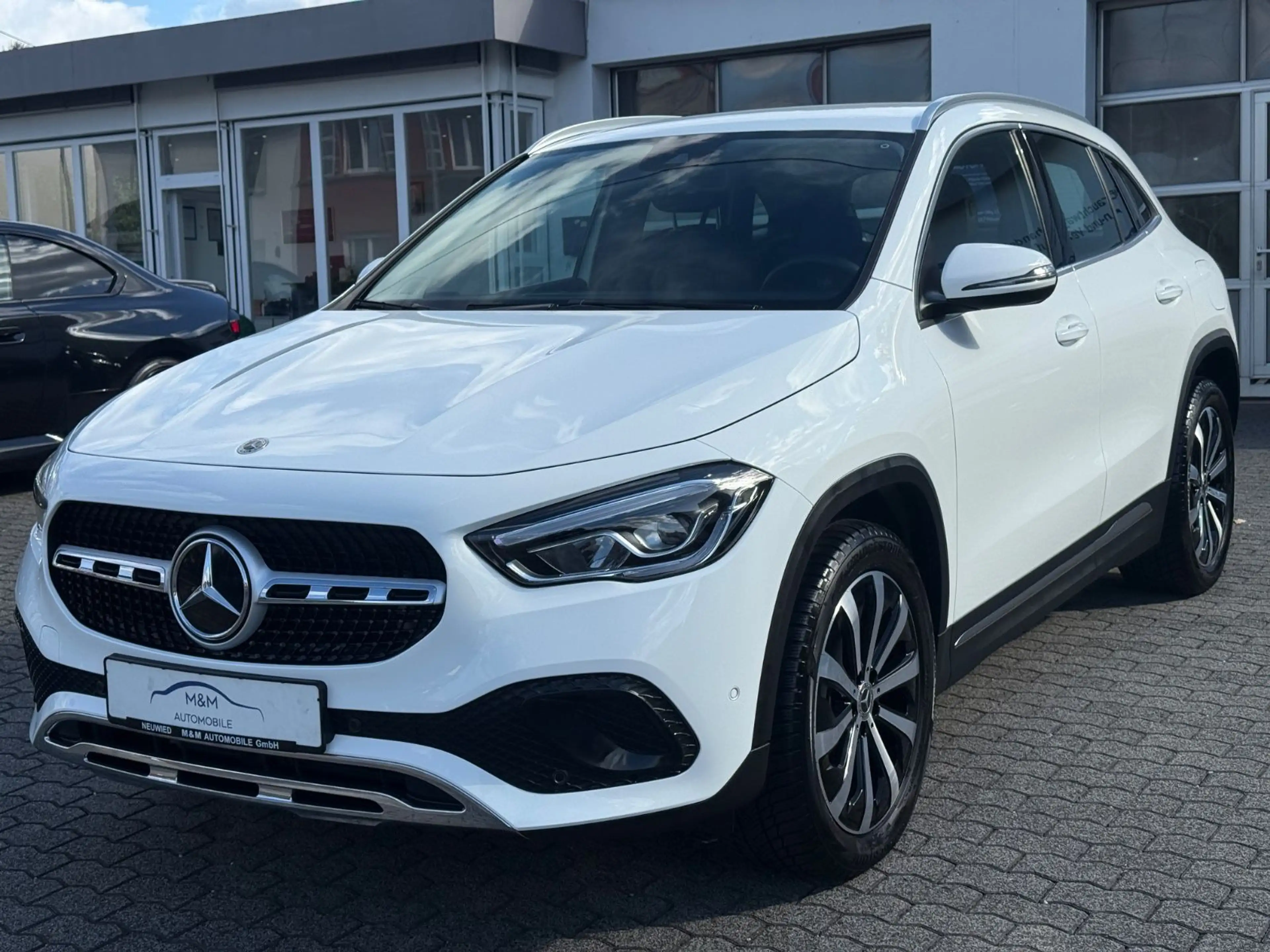 Mercedes-Benz GLA 250 Progressive 8-TKM Navi LED 19" MB-S.Heft — photo 3